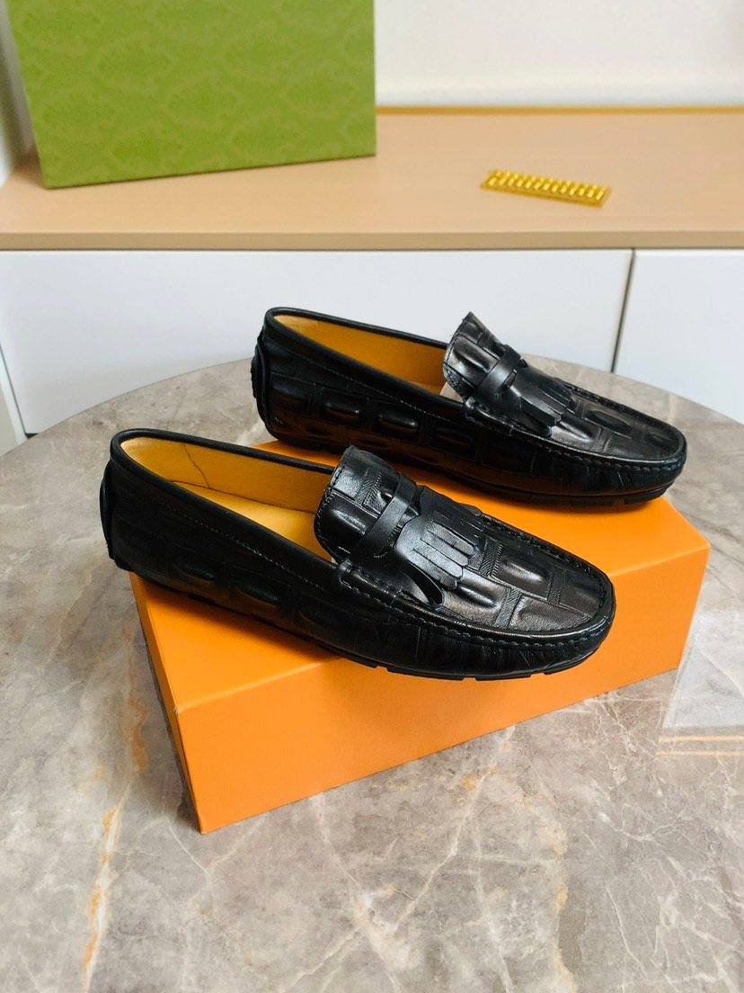 Men's Black Tasseled Loafers
