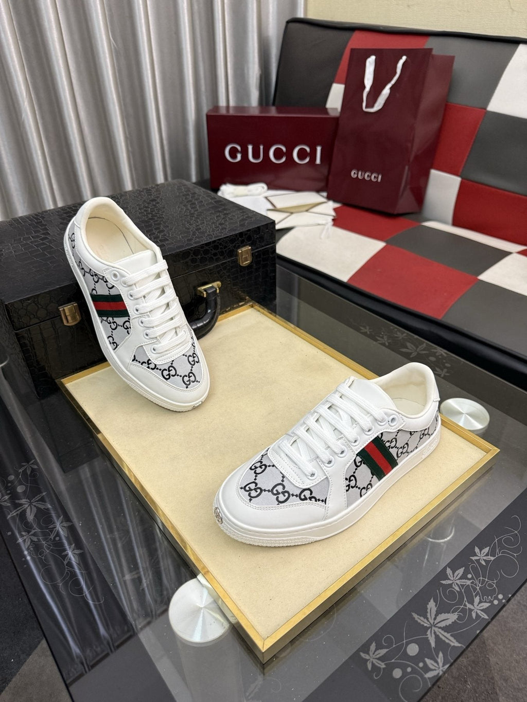 Gucci Patterned Stripe Low-Top Sneakers