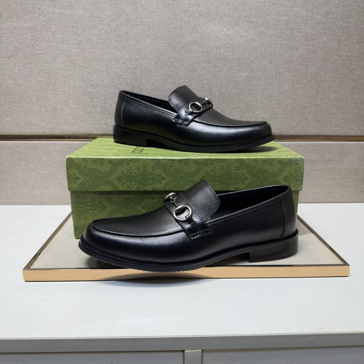 Gucci Men's Black Metal-Detail Loafers - Leather Lining