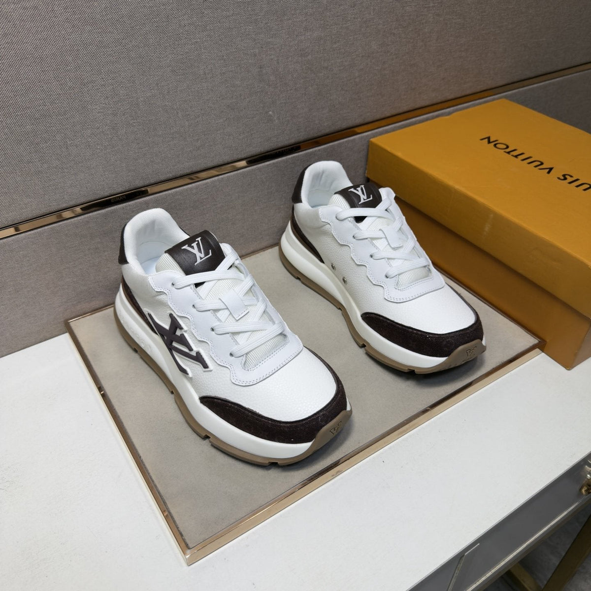 Louis Vuitton Contrast-Trim Low-Top Sneakers