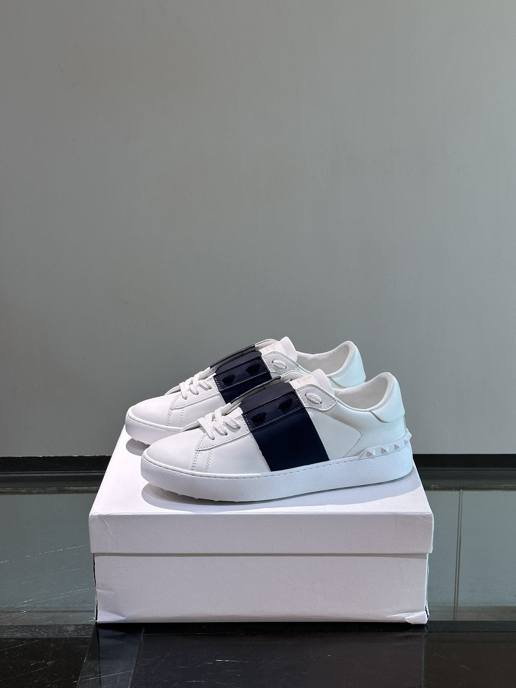 Valentino White Black Strap Low-Top Sneakers